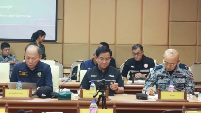 มทภ.4 - ผู้ว่าฯ สงขลา แถลง ศป.กฉ.ในพื้นที่ บูรณาการช่วยน้ำท่วม