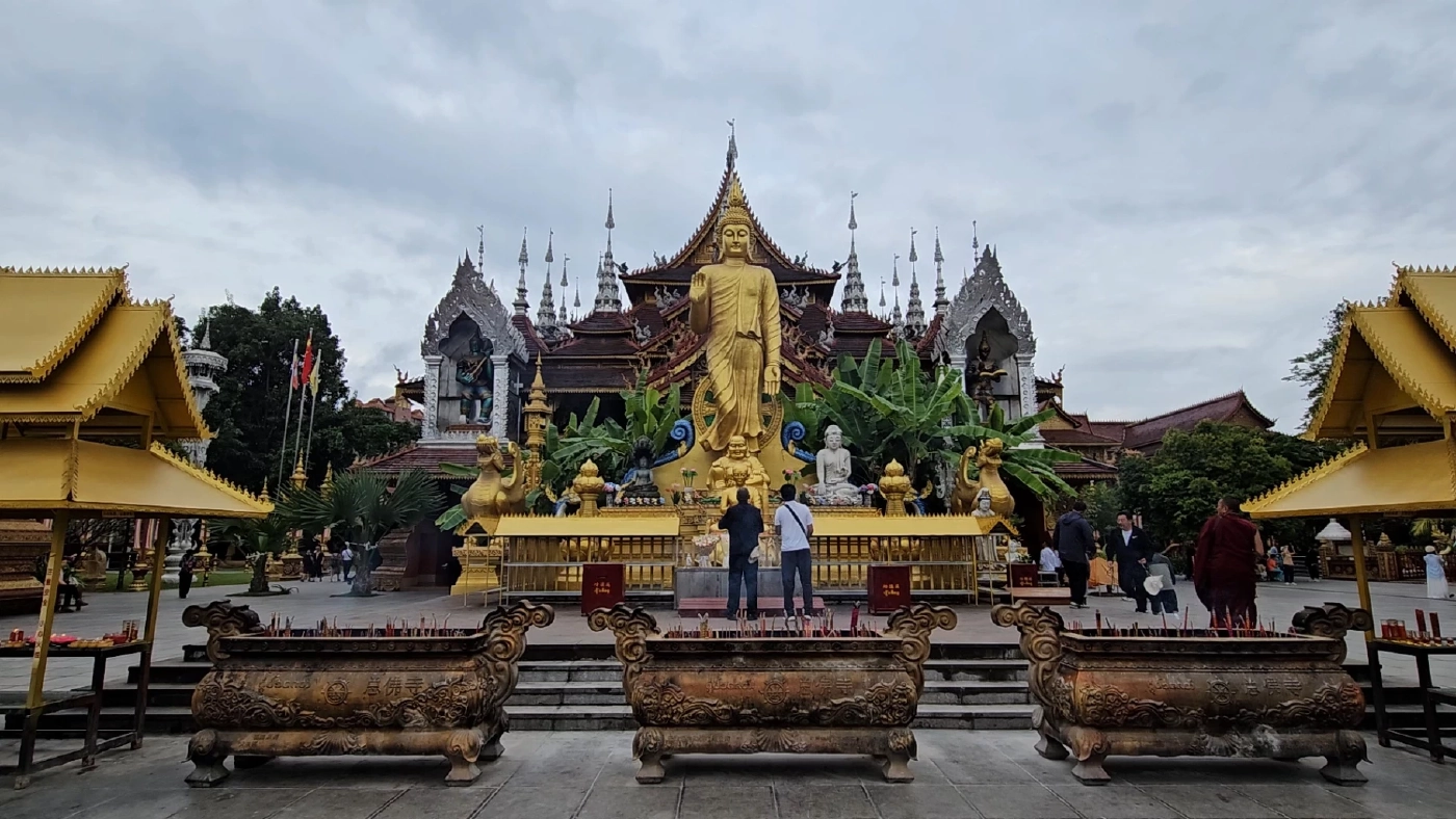 กต.เชิญผ้าพระกฐินพระราชทานทอดถวาย "วัดป่าเชต์ เขตฯสิบสองปันนา"