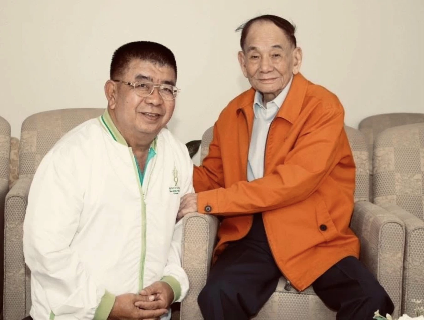 ภาพปัจจุบันของ วัฒนา และคนสนิท สจ.ชนะ หงวนงามศรี