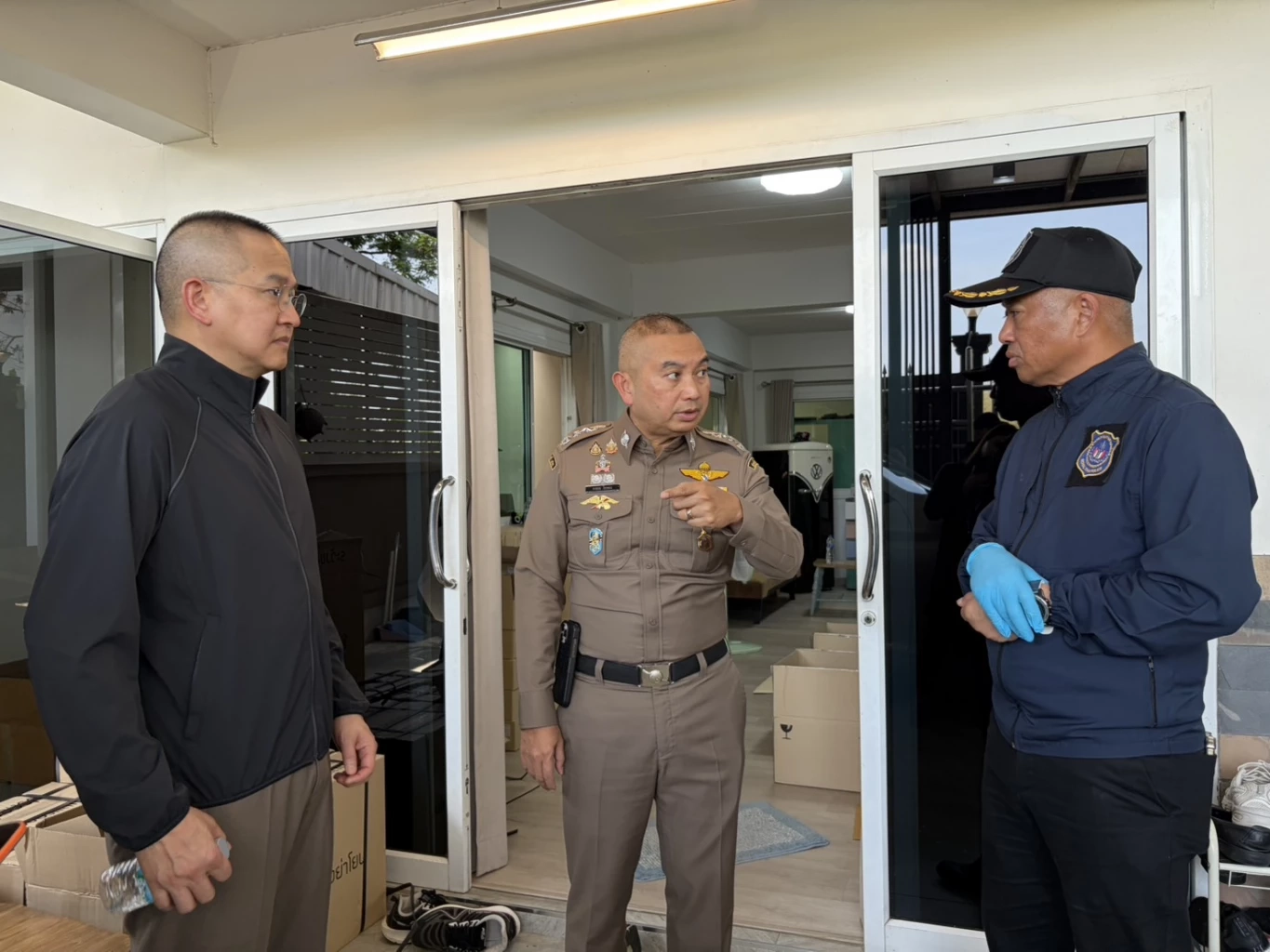 บุกทลาย "โรงงานผลิตน้ำกระท่อม-ยาเสียสาว" เครือข่ายข้ามชาติ