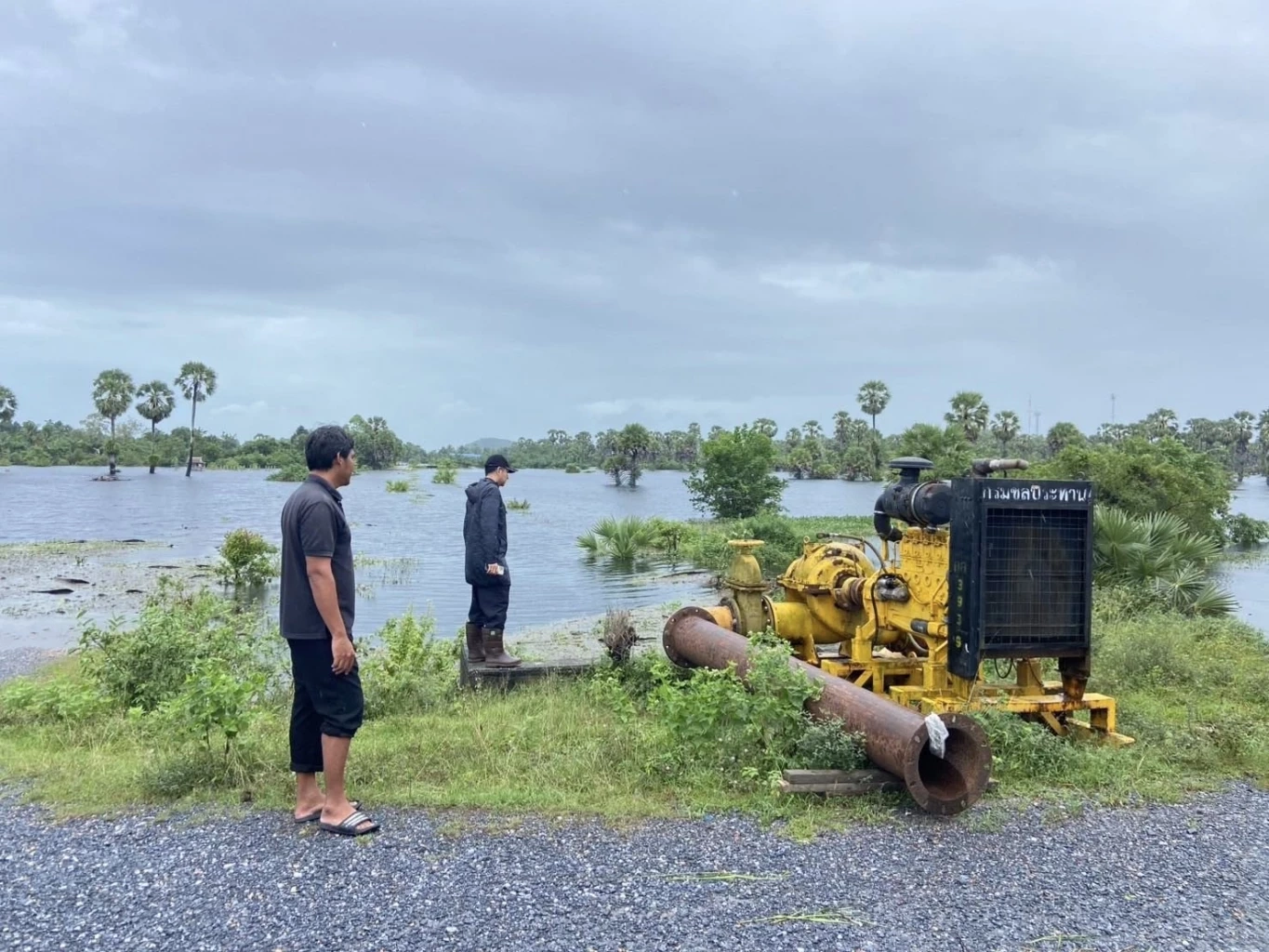 ฝนเริ่มลด หาดใหญ่เริ่มคลี่คลาย เดินหน้าเร่งระบายน้ำลดผลกระทบ