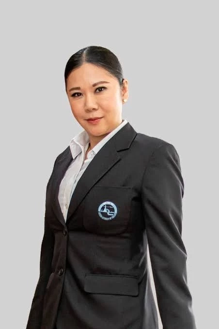 นางสาว ฐาปนีย์ เกียรติไพบูลย์ ผู้ว่าการการท่องเที่ยวแห่งประเทศไทย (ททท.)