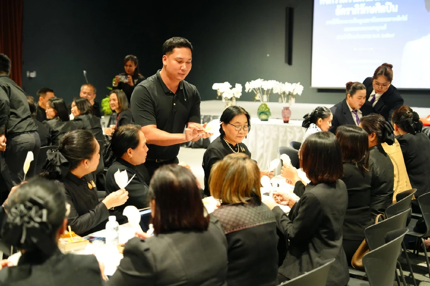 วธ. จัดกิจกรรม "รวมพลังพร้อมภักดิ์ อัคราภิรักษศิลปิน"