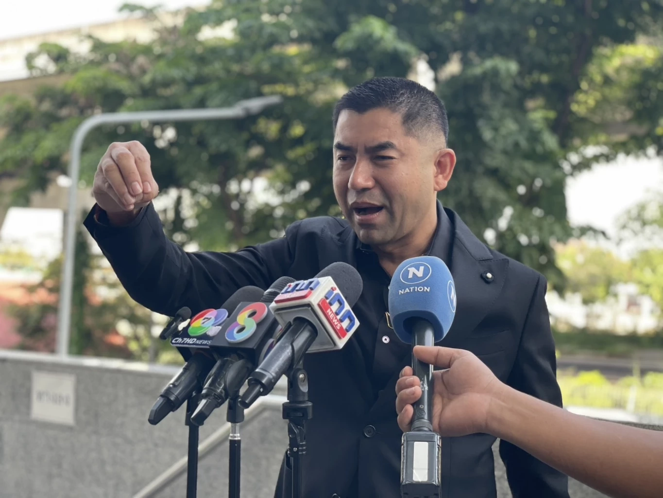 "บิ๊กโจ๊ก" ซัดรัฐบาล "ล้มเหลวทั้งระบบ" จี้ "นายกฯ" ไม่กล้าบัญชาการเอง