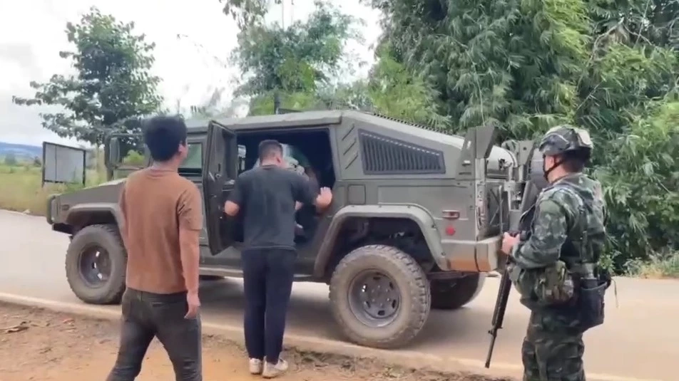 ทลาย "แก๊งคอลเซ็นเตอร์" ชเวโก๊กโก่ ยึดมือถือ 2 หมื่นเครื่อง คุมตัวชาวจีน 900 คน