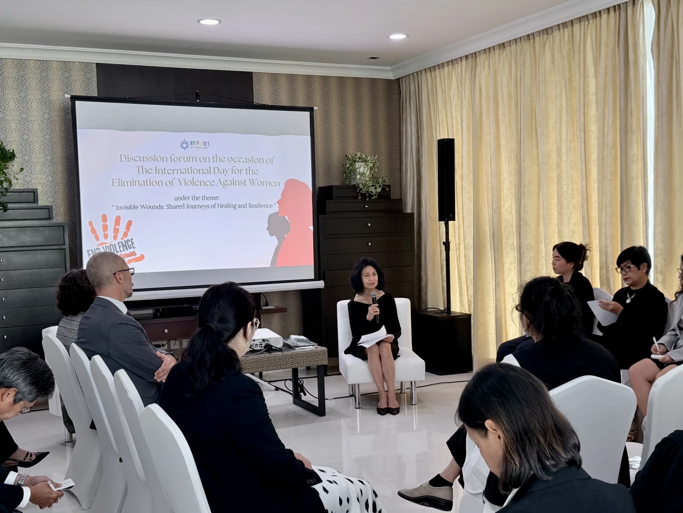 "ทูตอิสราเอล" เรียกร้องทั่วโลกช่วยกัน "ยุติความรุนแรงต่อสตรี"