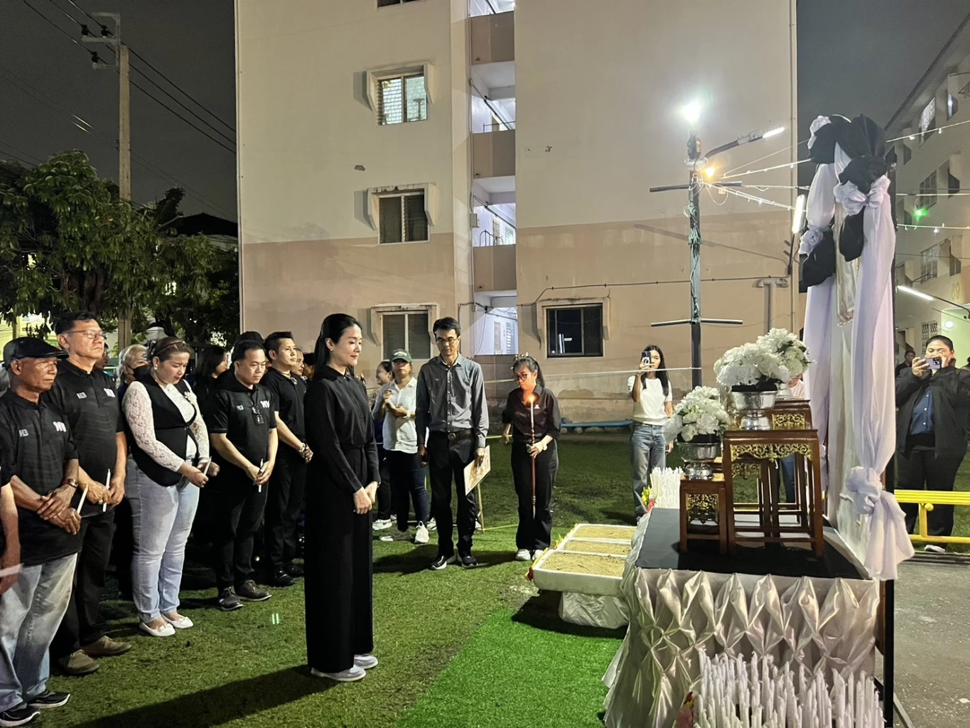 “ธีรรัตน์” ชวนร่วมลอยกระทง สืบสานประเพณี ใส่ใจสิ่งแวดล้อม