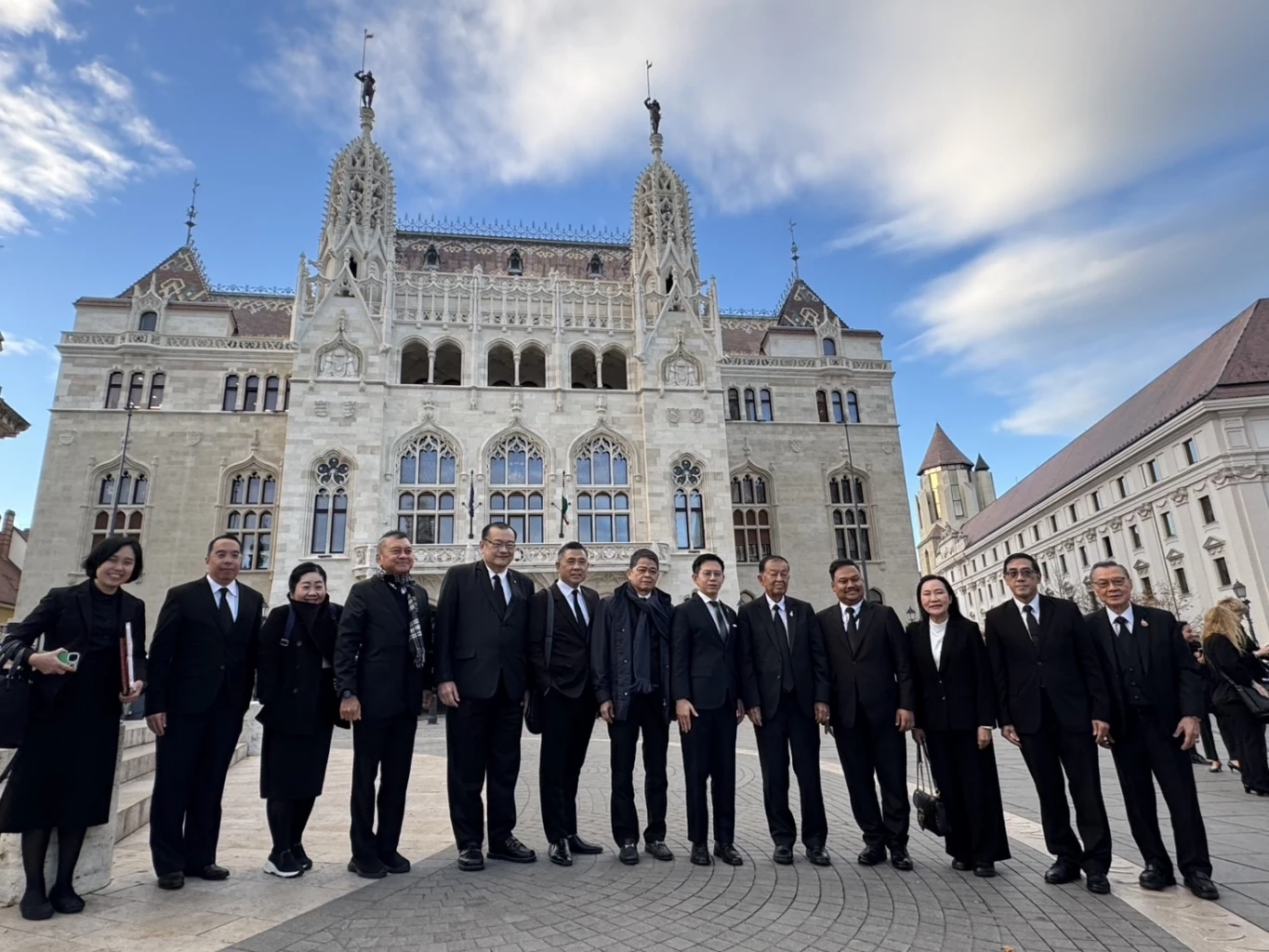 \"มหาดไทยฮังการี\" ตำนานอาคาร 121 ปีสุดอลัง (มีคลิป)