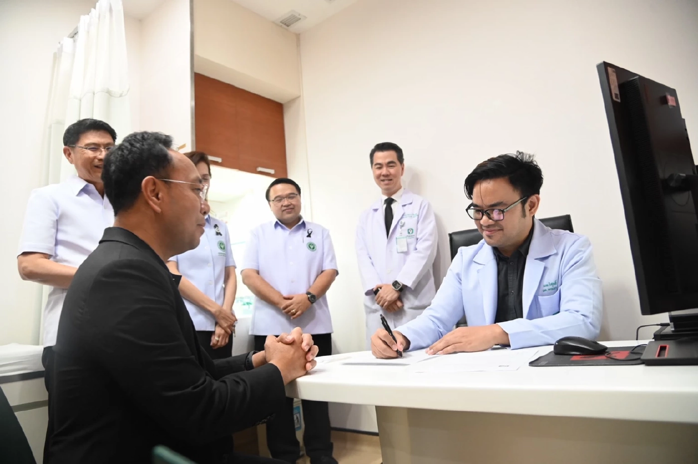 พาณิชย์ - สาธารณสุข ยัน สุขกาย สบายกระเป๋า เข้าถึงง่าย ประหยัดจริง