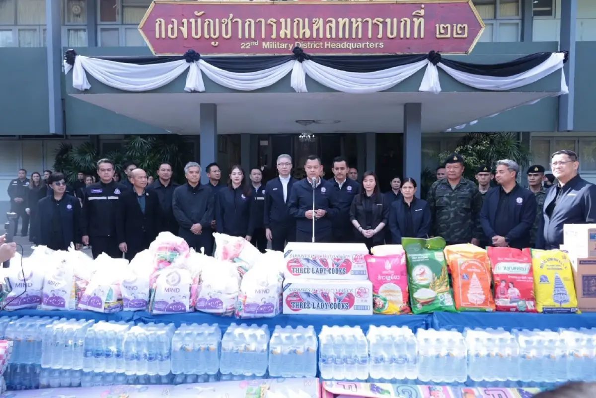 รมว. ธนกร สั่ง DIPROM เปิดศูนย์พักพิง-หนุนทหารชายแดนไทย-กัมพูชา