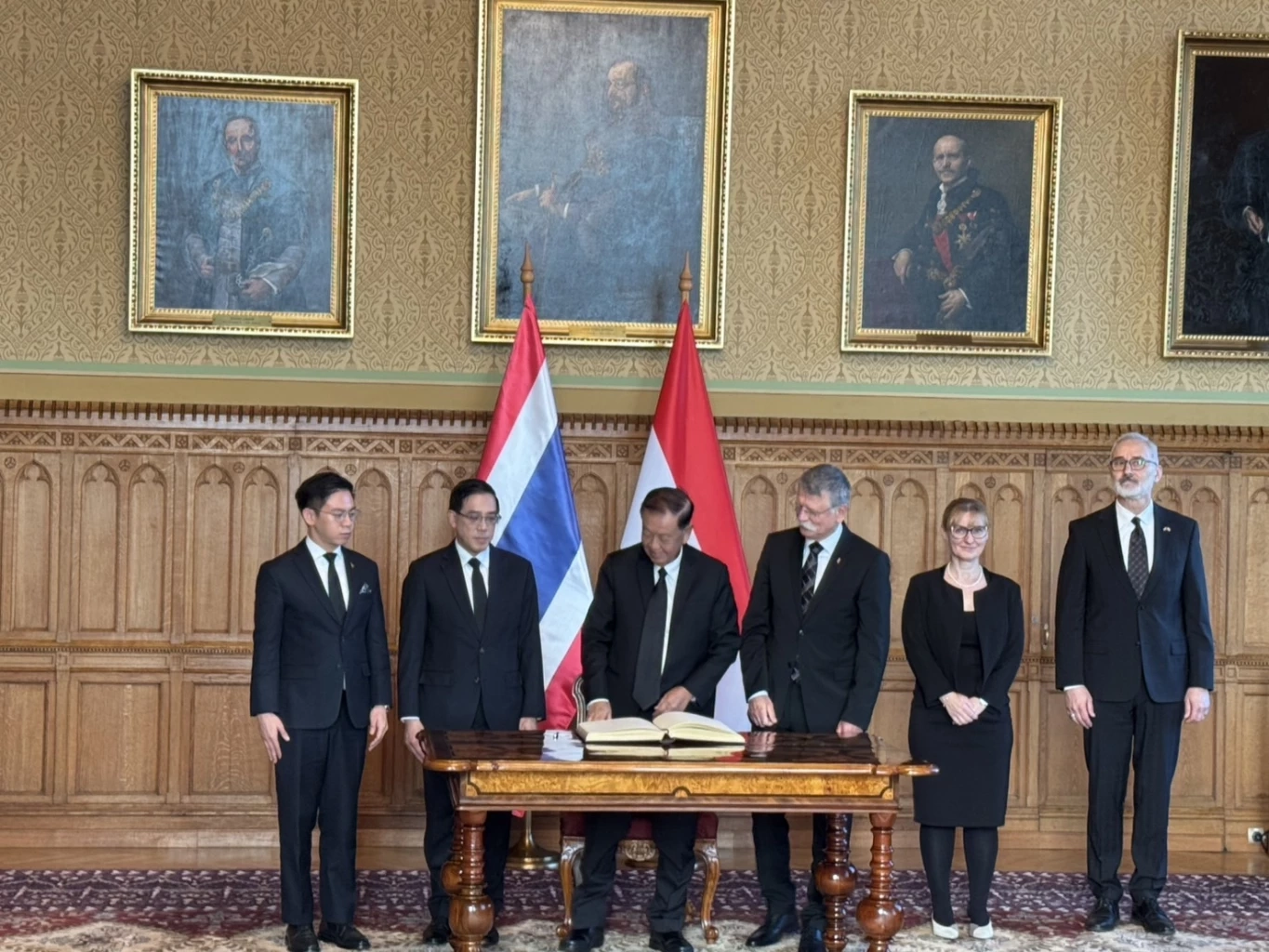 ปธ.รัฐสภาฮังการี ชูไทยรักษาเอกราช จับมือ “วันนอร์” สานมิตรภาพยั่งยืน