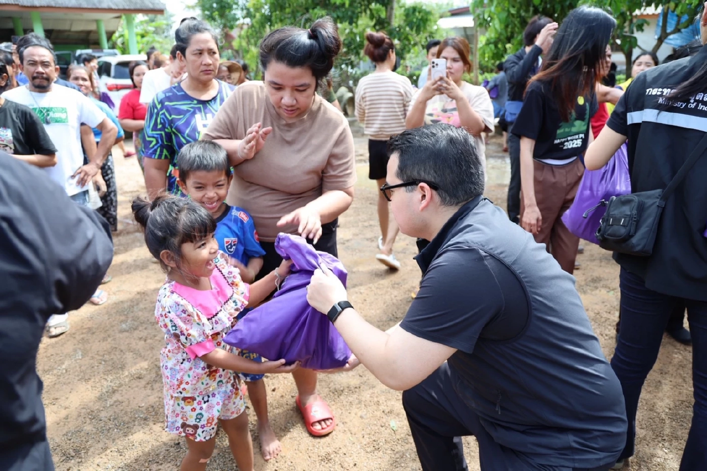 รมช.อุตฯ ขนวิศวกรลงหาดใหญ่ฟื้นประปา-ไฟฟ้า คืนความปกติ ปชช.