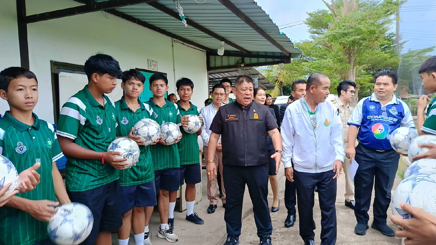 เร่งสร้างโอกาส ! "ธรรมนัส-นฤมล" ส่งตัวแทนรับฟังปัญหา - พัฒนา รร."หมอนทองวิทยา"