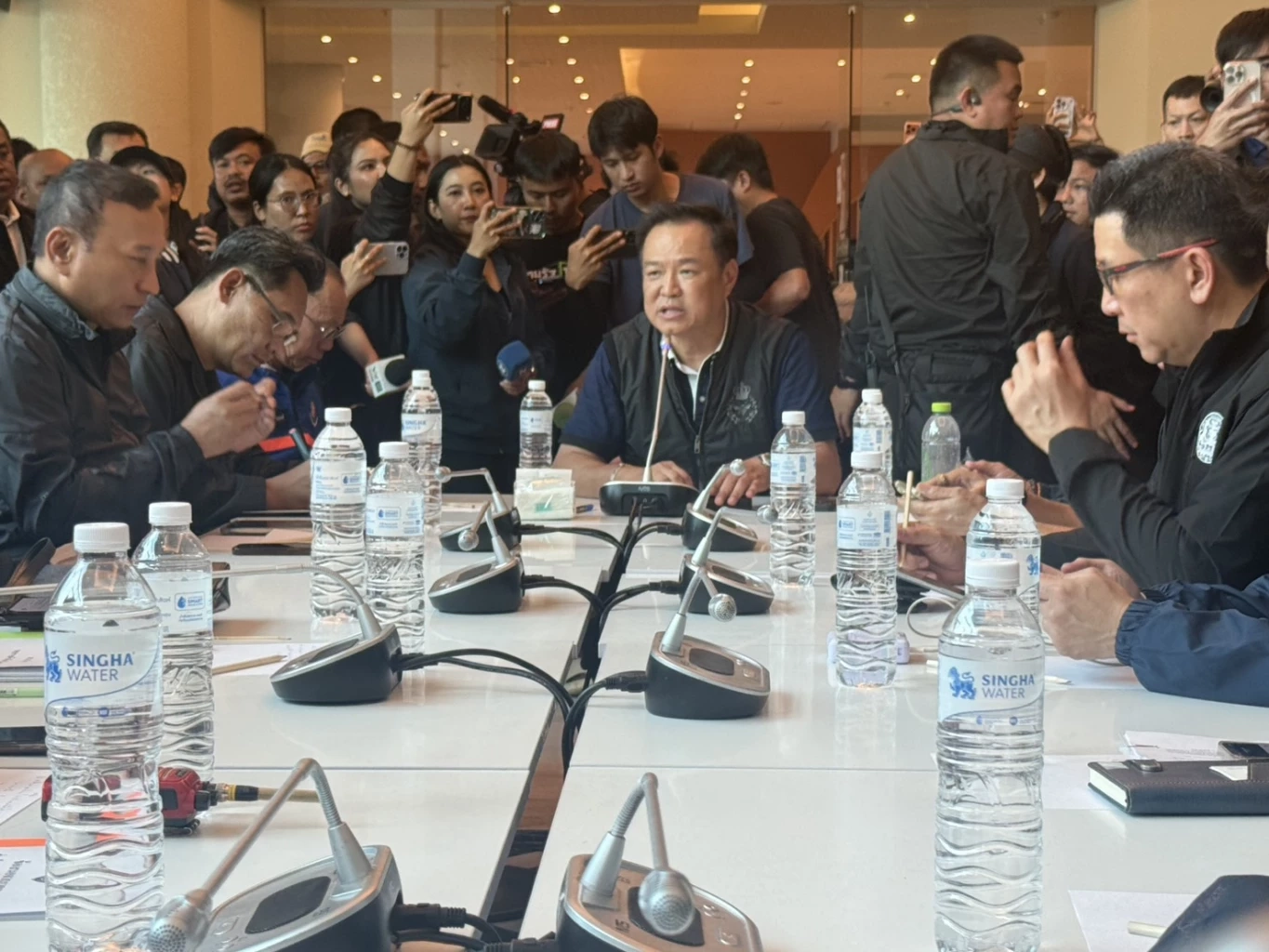 "อนุทิน" ถกเอกชนฟื้นฟูหาดใหญ่ หารือ ”เอกนิติ” กู้ปลอดดอกเบี้ย 1 ปี