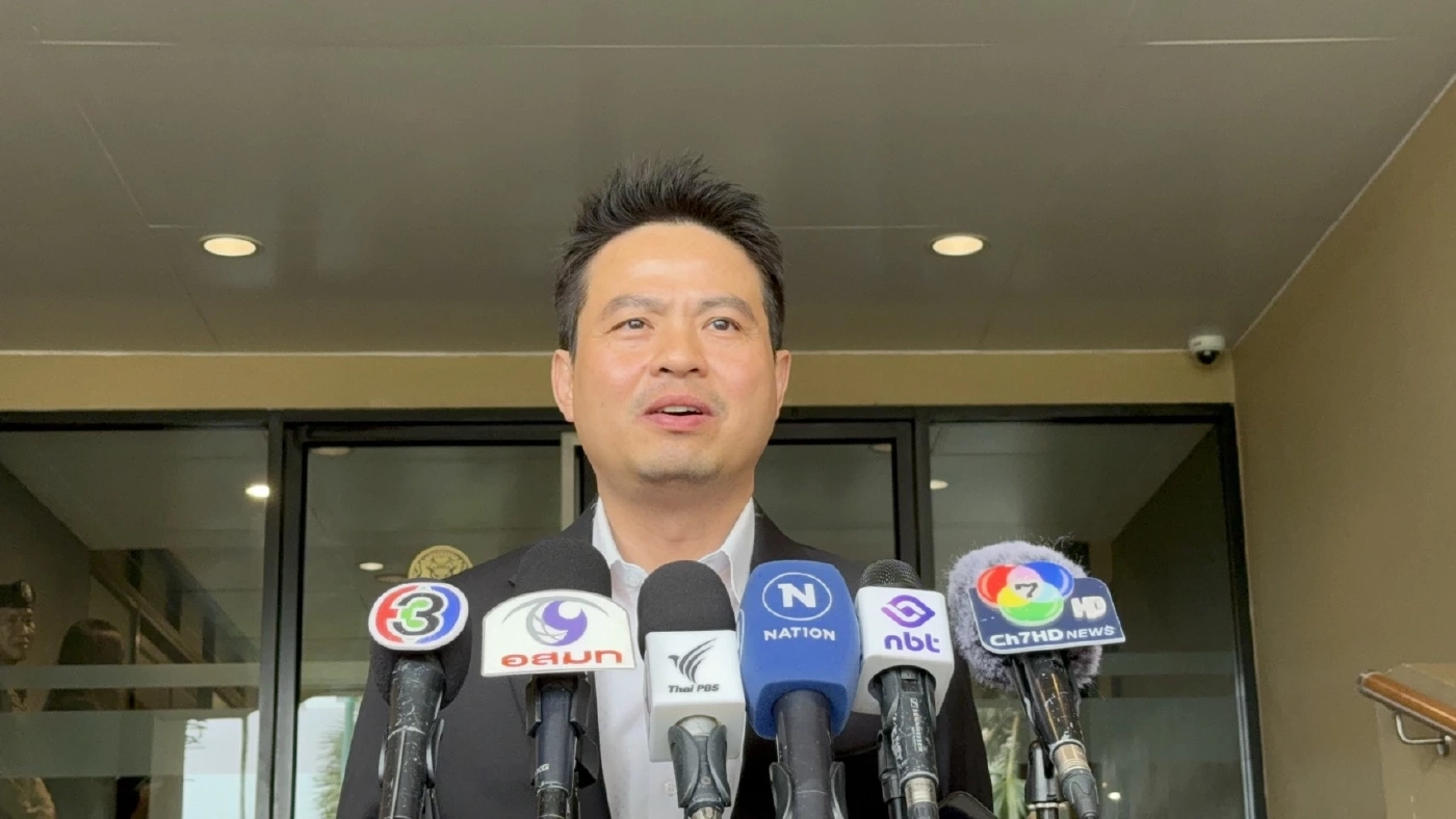 นายภราดร ปริศนานันทกุล รัฐมนตรีประจำสำนักนายกรัฐมนตรี 