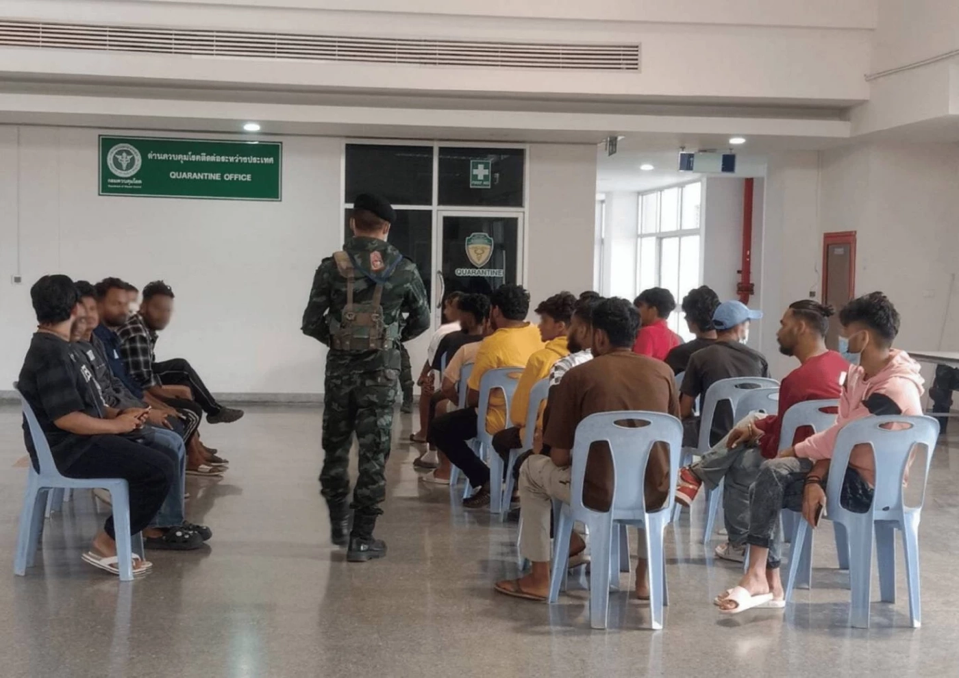 ทบ.เฝ้าระวังชายแดนแม่สอด ทหารเมียนมาเข้าคุม "KK-Park"  แรงงานข้ามหนีเข้าไทยแล้วกว่า 1,500 คน