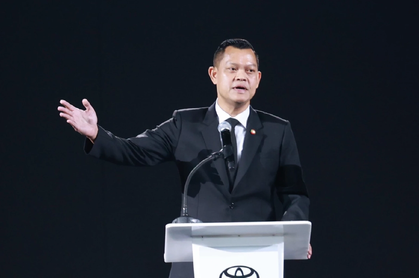 นายธนกร วังบุญคงชนะ รัฐมนตรีว่าการกระทรวงอุตสาหกรรม