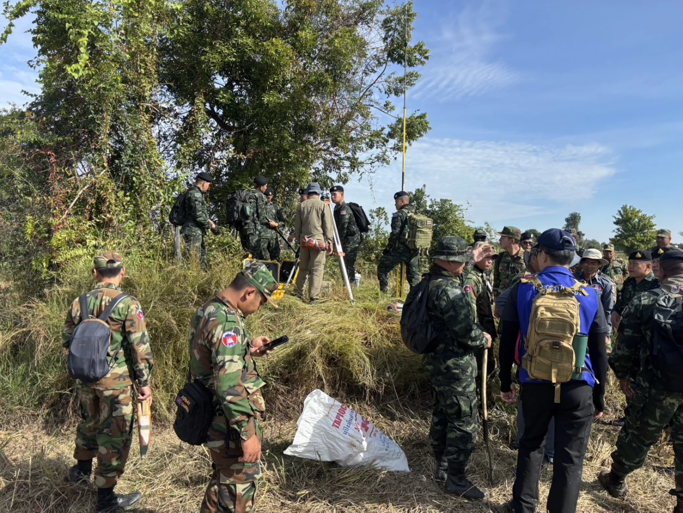 เปิดคลิป! "ปักหมุดชั่วคราว" หนองหญ้าแก้ว ชาวบ้าน "ยุคเขมรแดง" เชื่อ กัมพูชาไม่อพยพออก