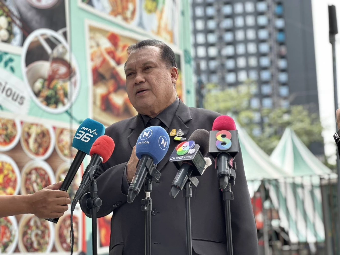 "สนธิญา" ร้องตรวจสอบ "มูลนิธิกันจอมพลังช่วยสู้" ปมโควต้าสลากฯ 2 แสนใบ-เงินบริจาค 200 ล้านบาท