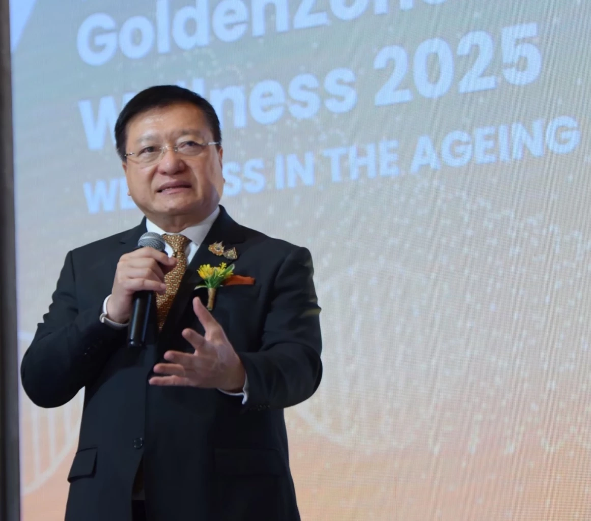 ศ.ดร.เกรียงศักดิ์  เจริญวงศ์ศักดิ์  นักวิชาการอาวุโส มหาวิทยาลัยฮาร์วาร์ด ประธานสถาบันการสร้างชาติ (NBI)และประธานสถาบันอนาคตศึกษาเพื่อการพัฒนา(IFD)