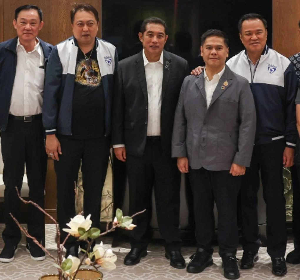 สนธยา คุณปลื้ม  แกนนำบ้านใหญ่ชลบุรี  เข้าร่วมสังกัดพรรคภูมิใจไทย 