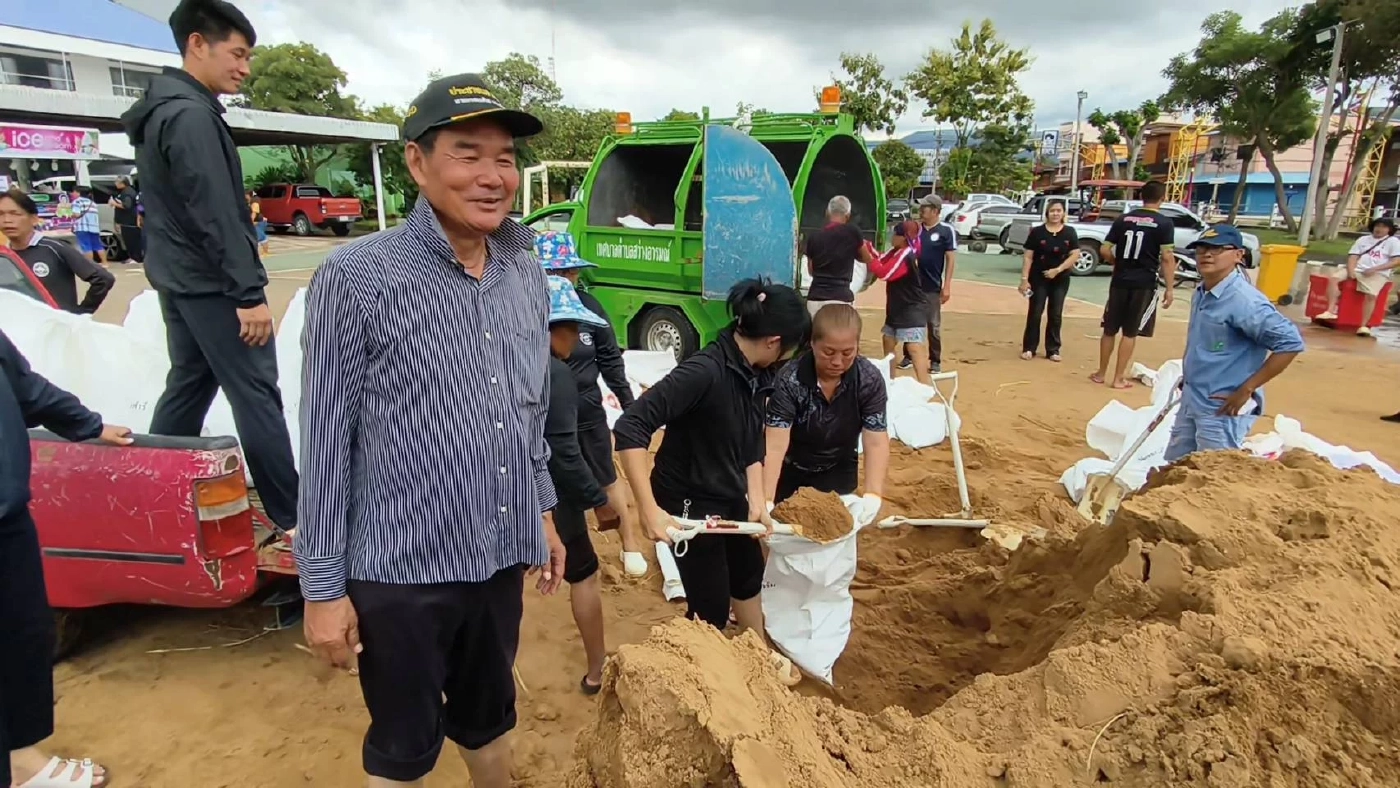 ผู้ว่าฯ รุดแก้ปัญหาสะพานขาด สั่งติดตั้ง "สะพานแบรี่" ชั่วคราว