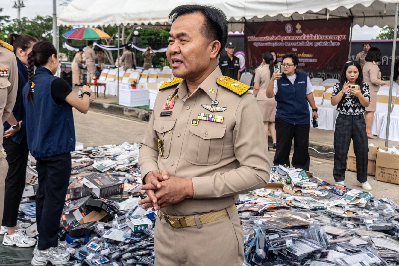 รมช.อุตสาหกรรม ลุยทำลายของกลางไร้ มอก.มูลค่ากว่า 2 ล้านบาท