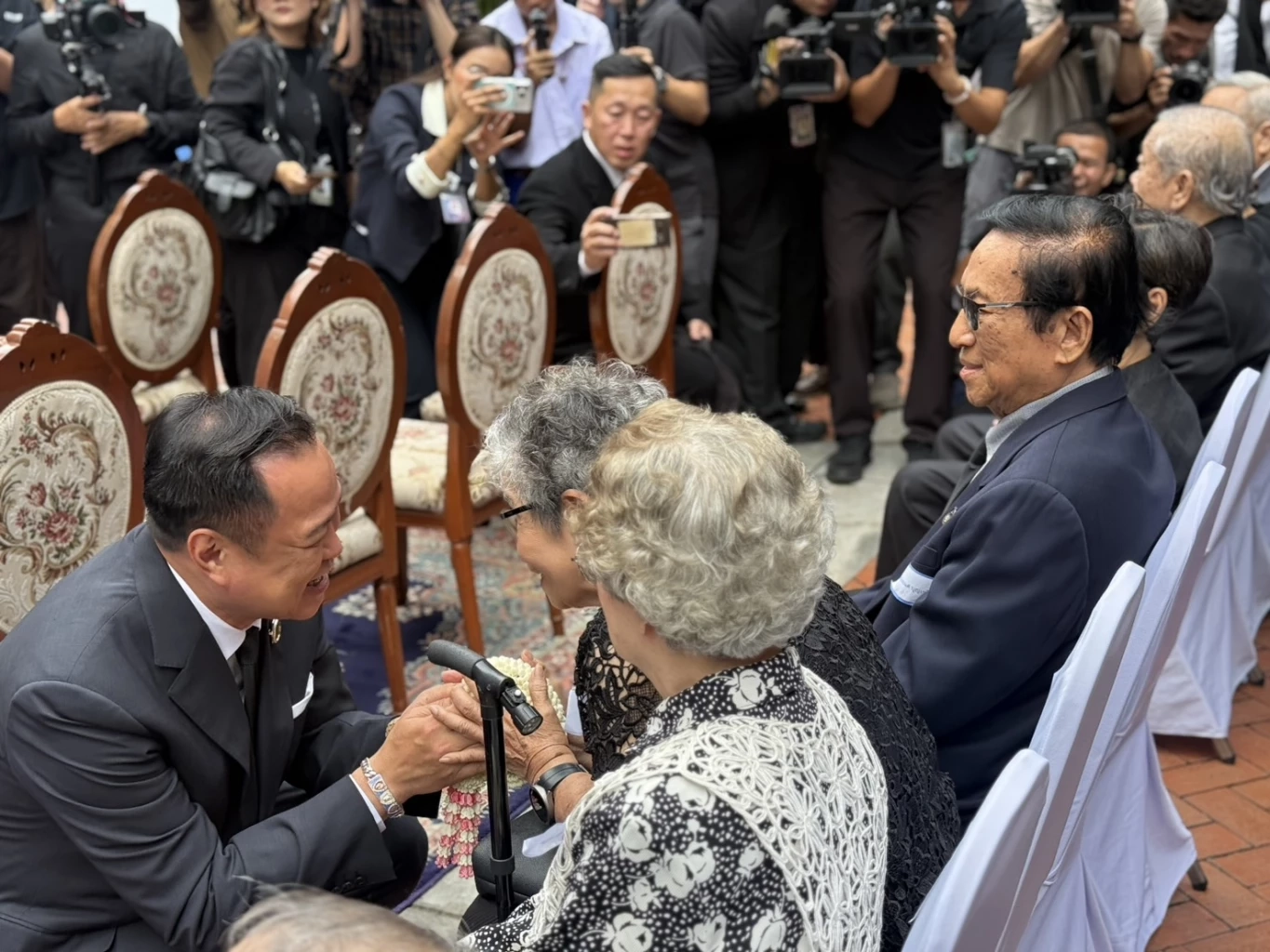 "อนุทิน" คัมแบ็ก "อัสสัมชัญบางรัก" กราบอดีต ผอ.-คุณครู พร้อมเล่นดนตรีร่วม AC BAND