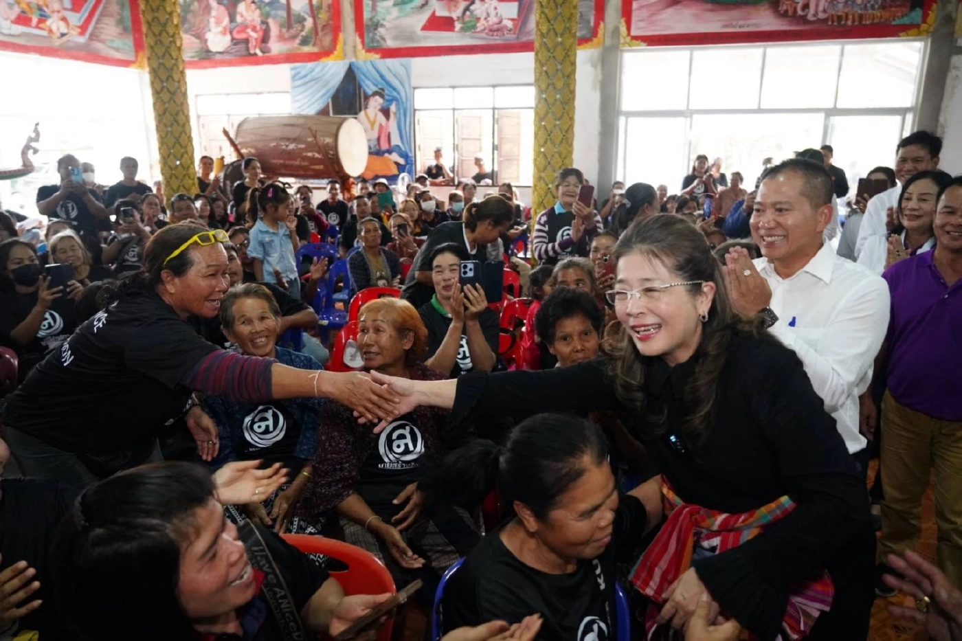 "สุดารัตน์” ควง “จินนี่”ลุยเปิดตัวผู้สมัครภาคอีสาน เตรียมพร้อมสู่สนามเลือกตั้ง