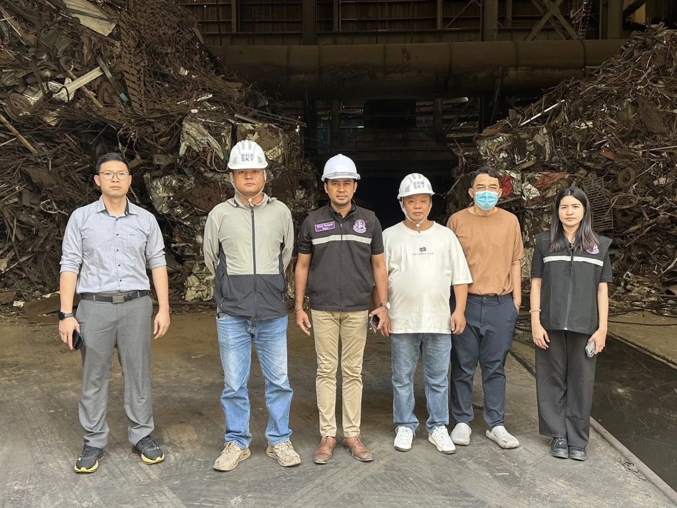 เลขาฯรมว.อุตฯ ยัน ซินเคอหยวน หยุดกิจการ แต่ไม่ได้เลิกจ้าง พนง.