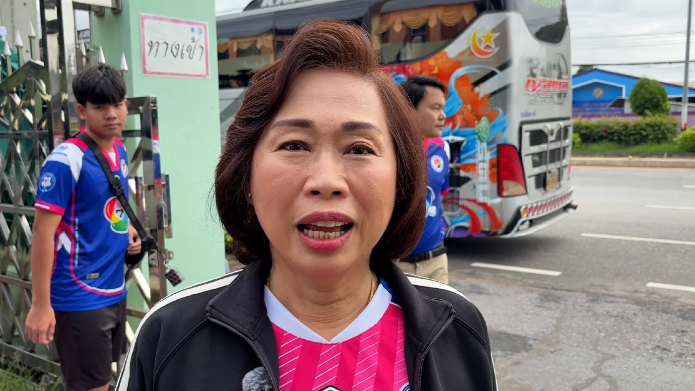 นัดนี้พี่ขอ! ทัพกองเชียร์ รร.อบจ.ชัยนาท เข้า กทม.เชียร์นักเตะ คว้าแชมป์บอล 7