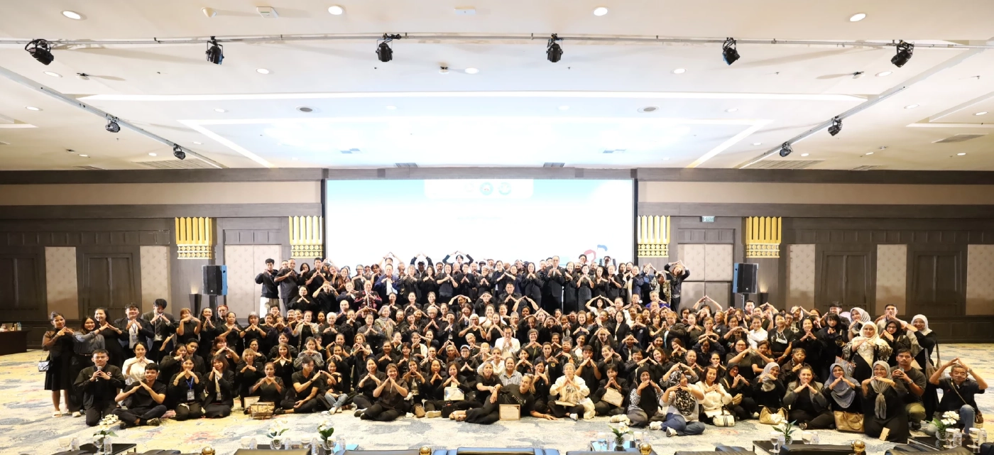 "ธรรมนัส-อัครา" ผนึกกำลังมอบบ้านมั่นคง ดันตั้ง "สหกรณ์ประเภทที่ 8"