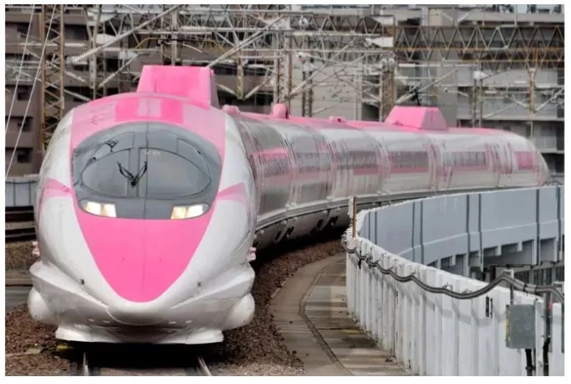 ลาก่อนขบวนรถไฟสุดคาวาอี้ "Hello Kitty Shinkansen"