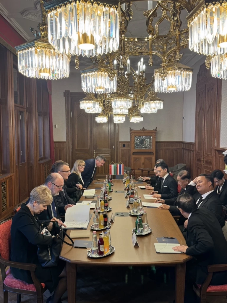 สัมพันธ์แน่นแฟ้น! ฮังการี ก็สร้างรั้วชายแดน - หนุนไทย \"ปราบสแกมเมอร์\" (มีคลิป)