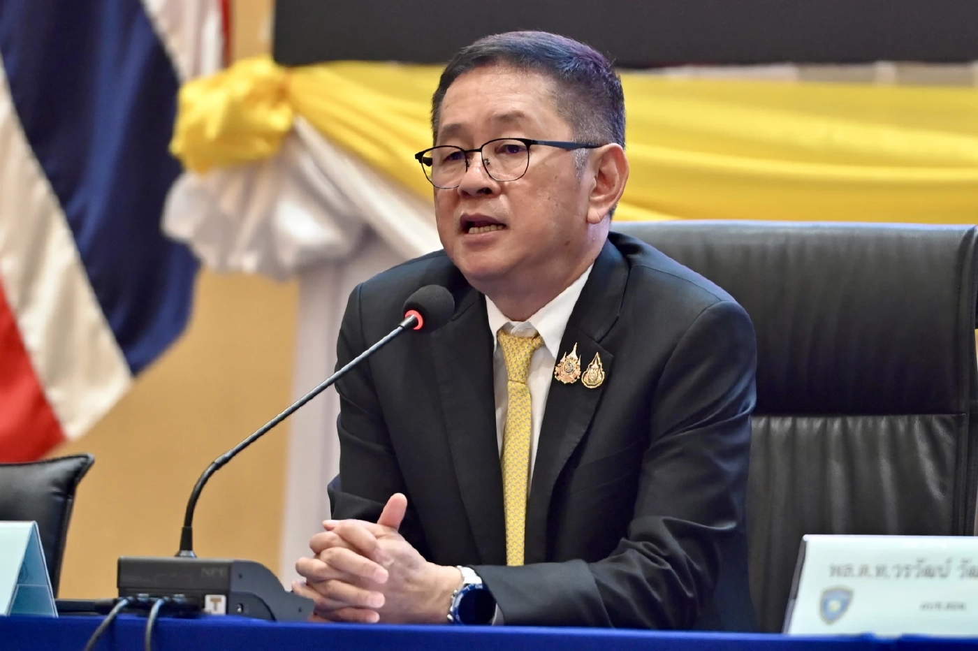 ระวังโดน "ล่อซื้อ" เตือน "บางพรรคการเมือง" หยุดซุ่มดูด "สส.เพื่อไทย" แลกผลประโยชน์หลายกิโล