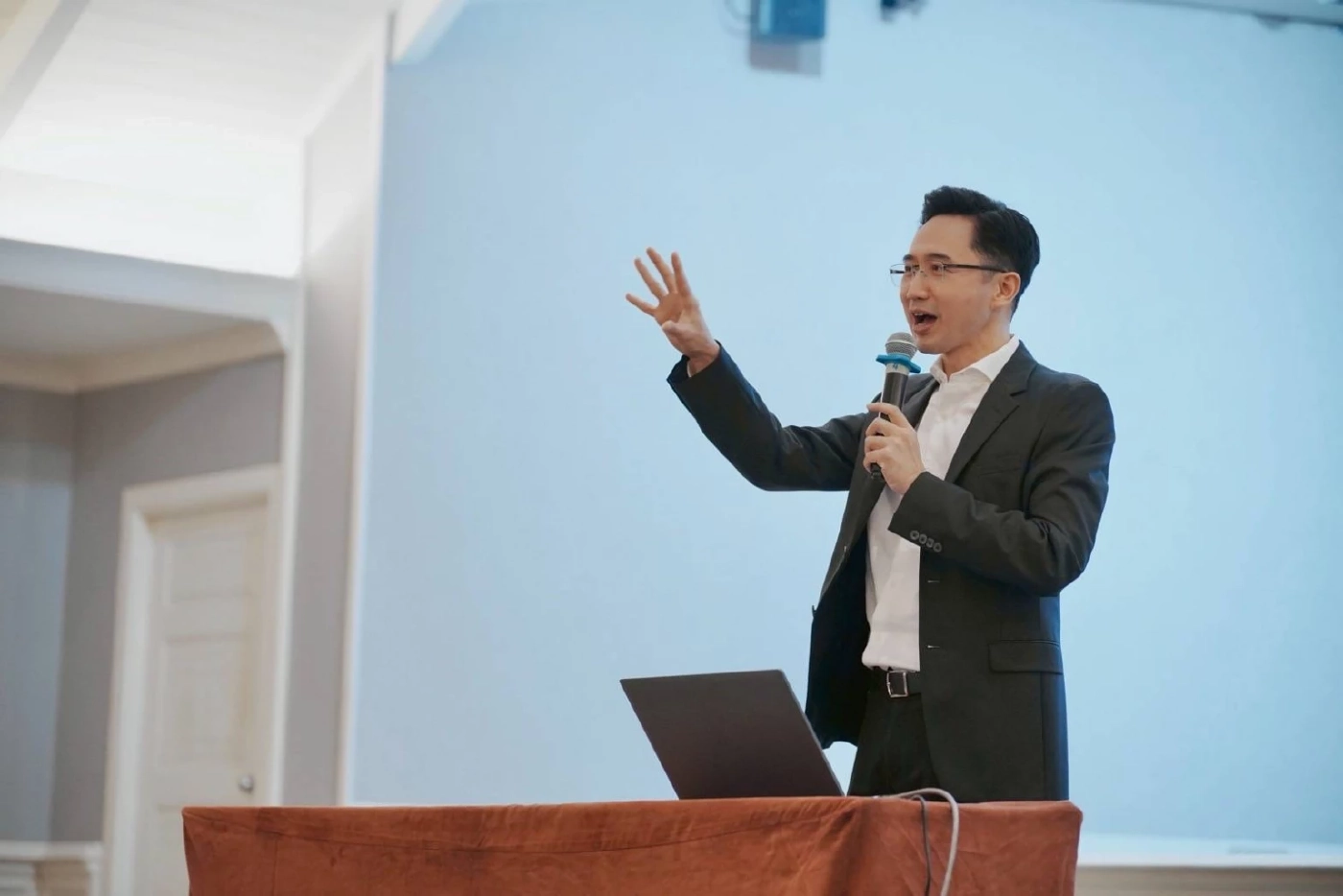 ดร.เชน - ยศชนัน