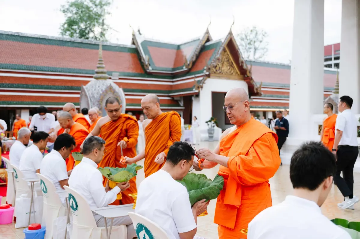 GULF จัดบรรพชาอุปสมบทหมู่ 64 รูป ถวายพระราชกุศล แด่สมเด็จพระพันปีหลวง