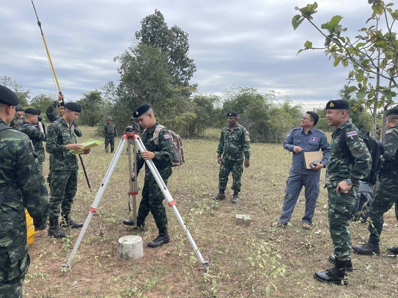 ทูตทหารฯ 17 ประเทศ ลงพื้นที่ ชายแดนสระแก้ว จุดละเมิดข้อตกลงหยุดยิง