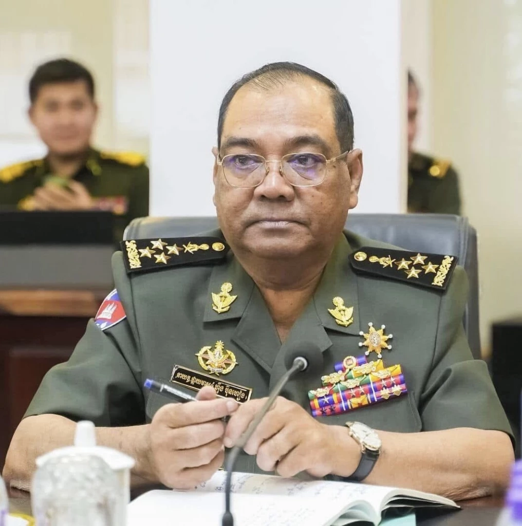 พล.อ.ฮิง บุนเฮียง เก็บตัวเงียบ เตรียมเปิดยุทธการใหม่