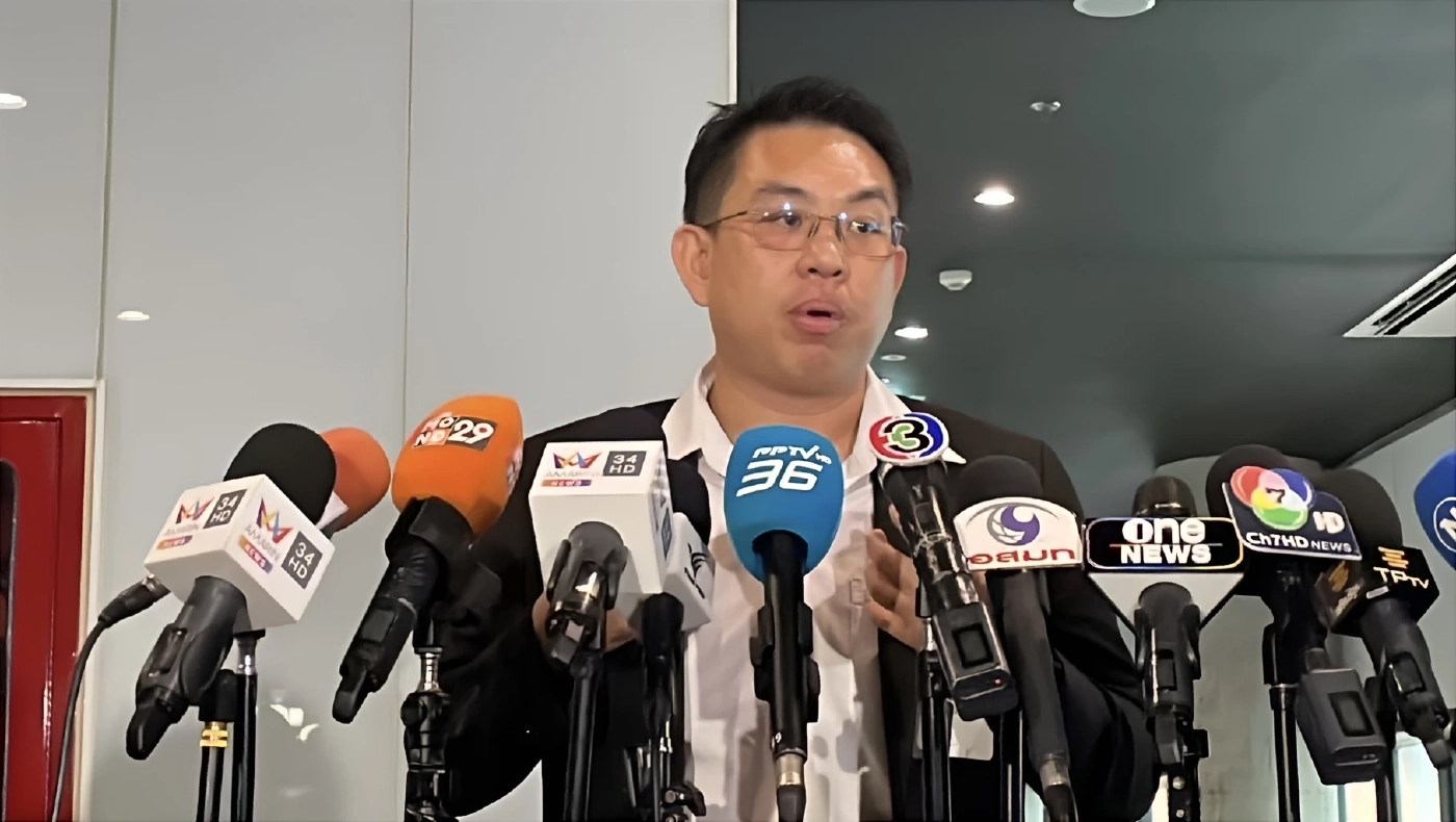 "วิโรจน์" ยัน "พรรคประชาชน" ไม่มีนโยบายที่ "ไม่สุจริต-ไม่เคยหลอกใครมาเป็นสมาชิก"