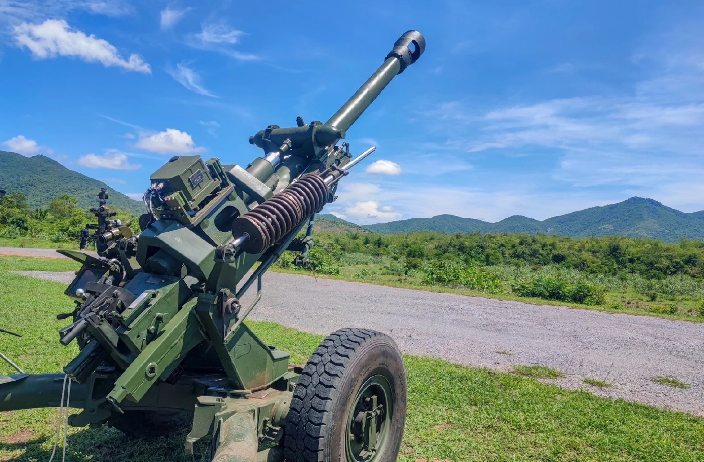 "กองทัพบก" รับมอบอาวุธ “DTI-1G จรวดหลายลำกล้องนำวิถี-รถยิงจรวด"