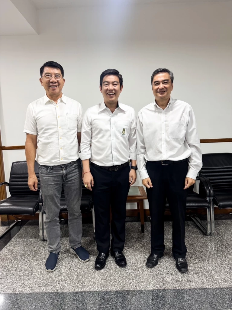 "กาญจน์" สส.ตรัง เข้าพบ "อภิสิทธิ์-ชัยวุฒิ" ย้ำจุดยืนร่วมอุดมการณ์ ปชป.