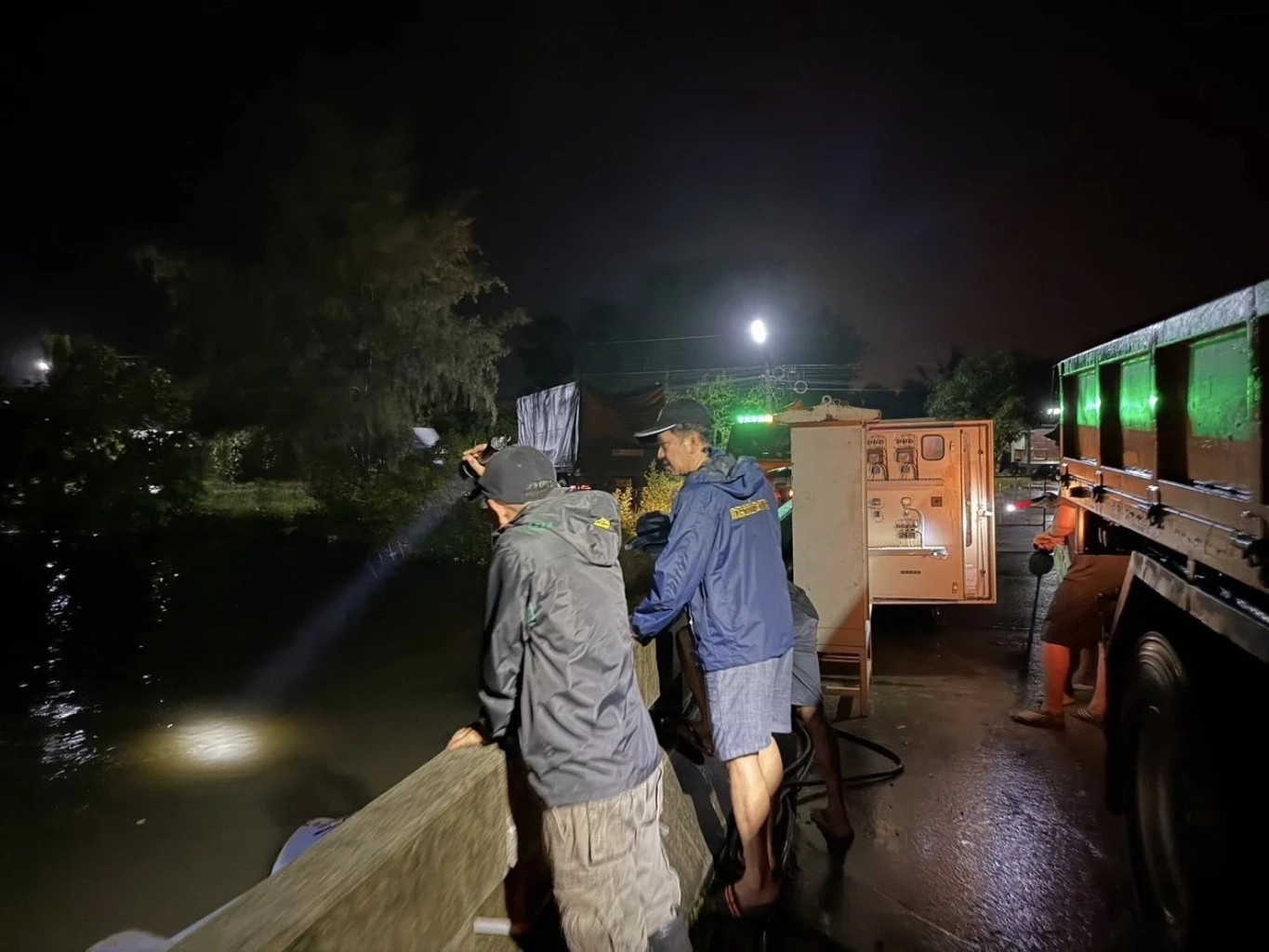 ข่าวดีหาดใหญ่! ฝนไม่ตกเพิ่ม น้ำลด เริ่มคลี่คลายระดับน้ำลดลงต่อเนื่อง (มีคลิป)