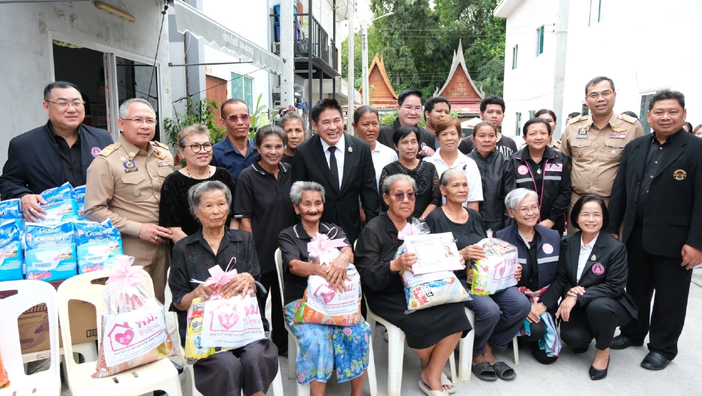 "ธรรมนัส-อัครา" ผนึกกำลังมอบบ้านมั่นคง ดันตั้ง "สหกรณ์ประเภทที่ 8"