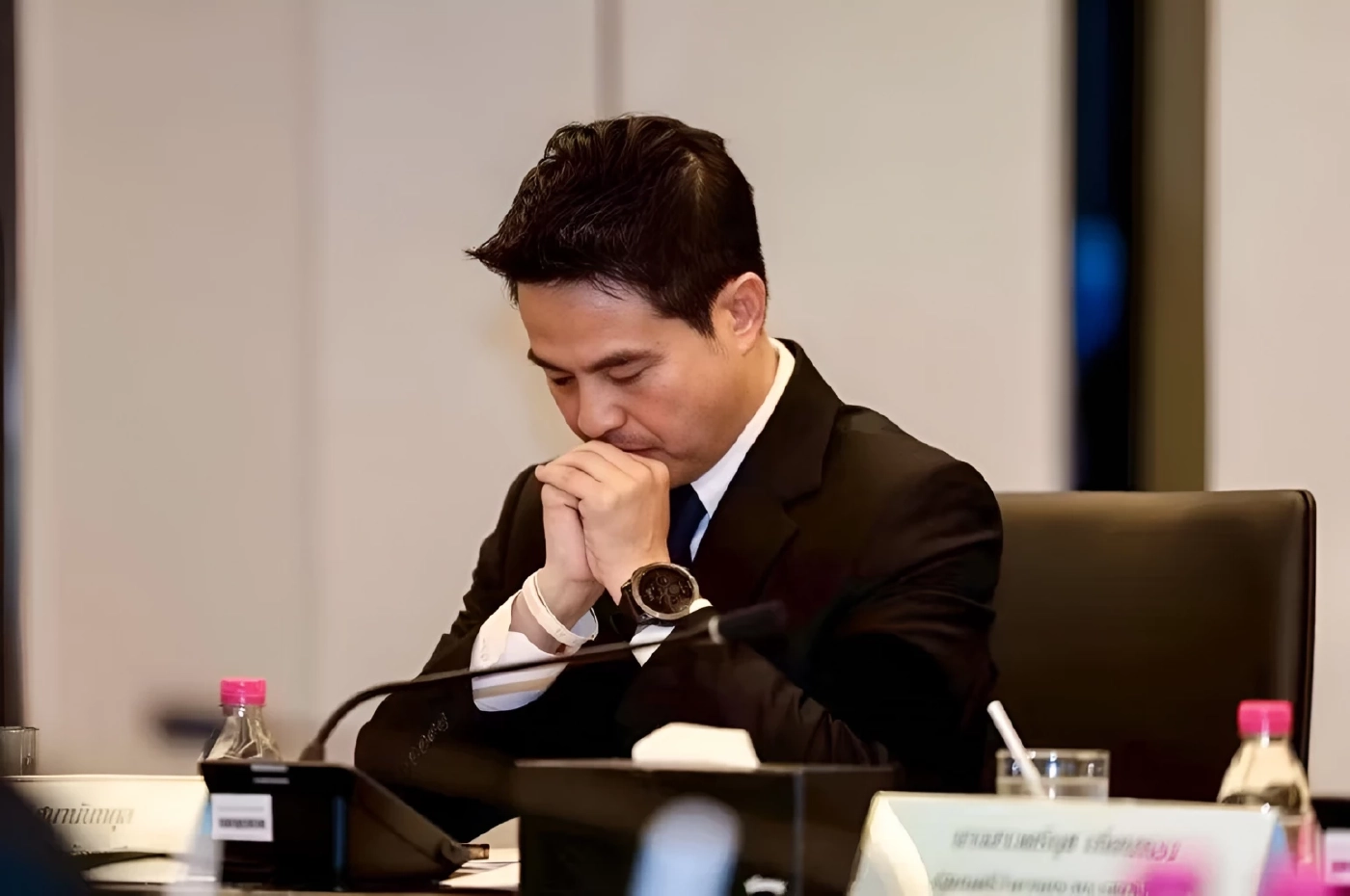 "สมศักดิ์" ปกป้อง "ลูกแบด" ไม่ทำผิดอะไร ปมไม่ตอบคำถาม "น้ำท่วมหาดใหญ่"