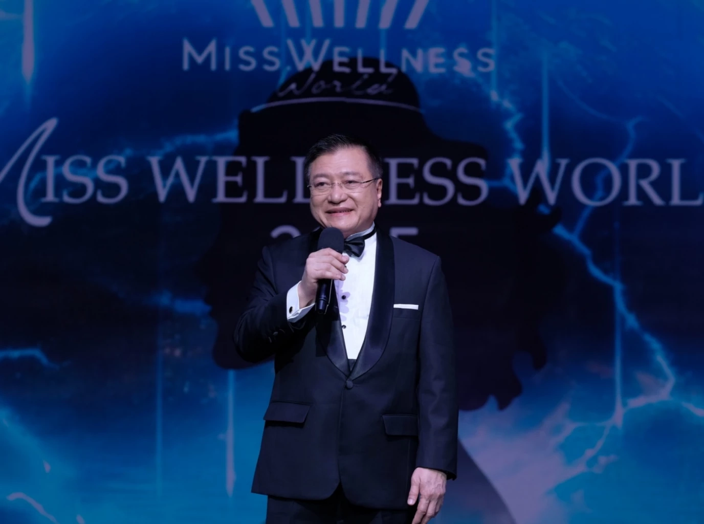 ศ.ดร.เกรียงศักดิ์ เจริญวงศ์ศักดิ์  (ดร.แดน) ประธานสถาบันการสร้างชาติ(NBI) ประธานสถาบันอนาคตศึกษาเพื่อการพัฒนา(IFD) และนักวิชาการอาวุโส มหาวิทยาลัยฮาร์วาร์ด