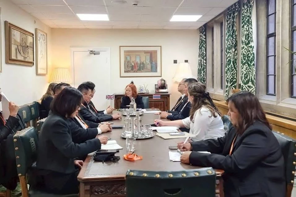 รัฐสภาไทยเตรียมทำ ปริญญาร่วม กับอังกฤษ - ยกร่าง จริยธรรม AI สภาโลก