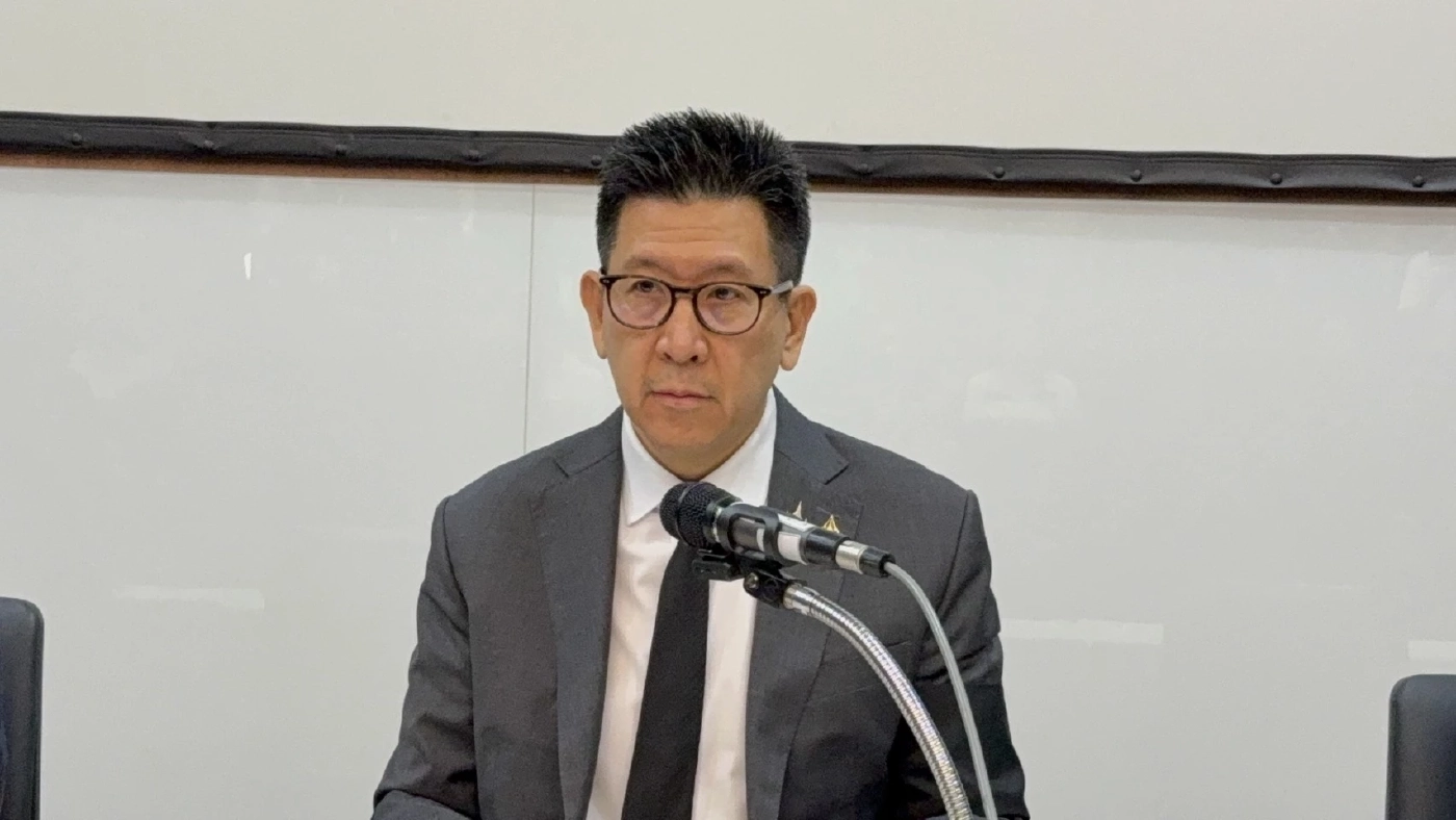 นายเอกนิติ นิติทัณฑ์ประภาศ รองนายกฯ และ รมว.คลัง