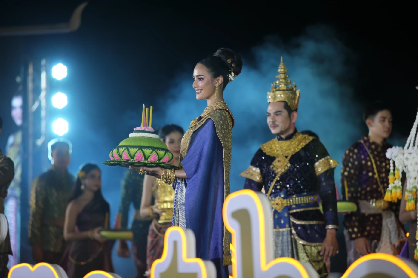 ประมวลภาพความงดงาม Maha Loi Krathong อยุธยา รำลึกพระพันปีหลวง