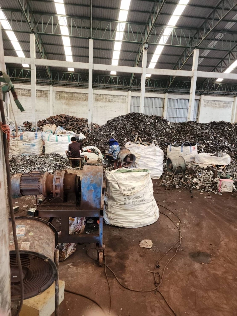 “ธนกร” สั่งทลายโรงงานซุกกากพิษกลางชุมชน งานนี้เจอโทษหนัก